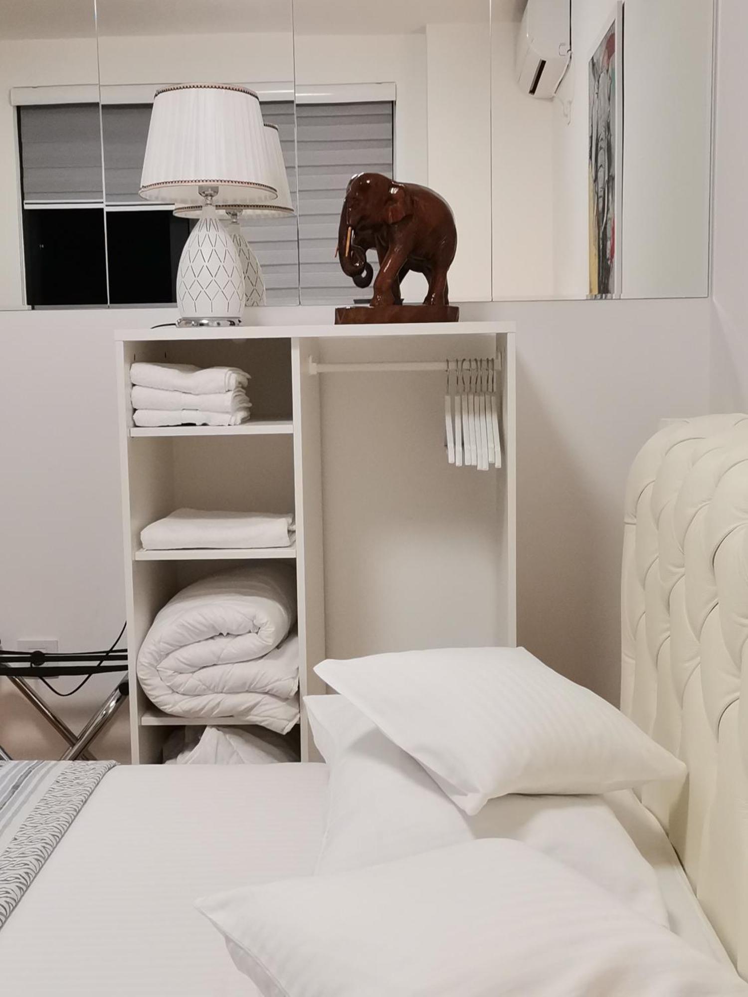 Pupin Palata Business Apartman B5 Novi Sad Room photo