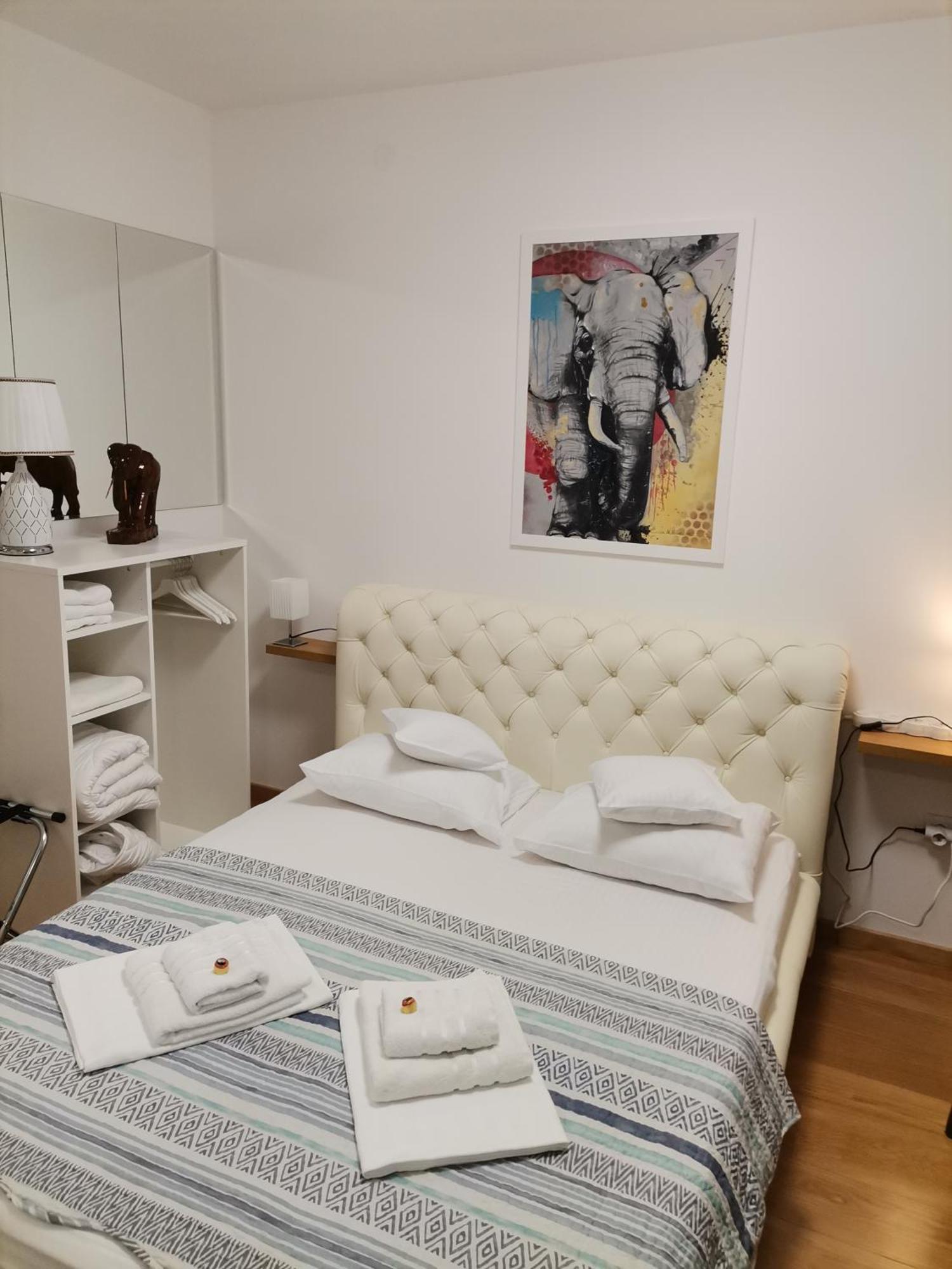 Pupin Palata Business Apartman B5 Novi Sad Room photo