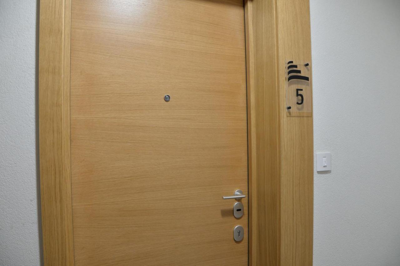 Pupin Palata Business Apartman B5 Novi Sad Exterior photo